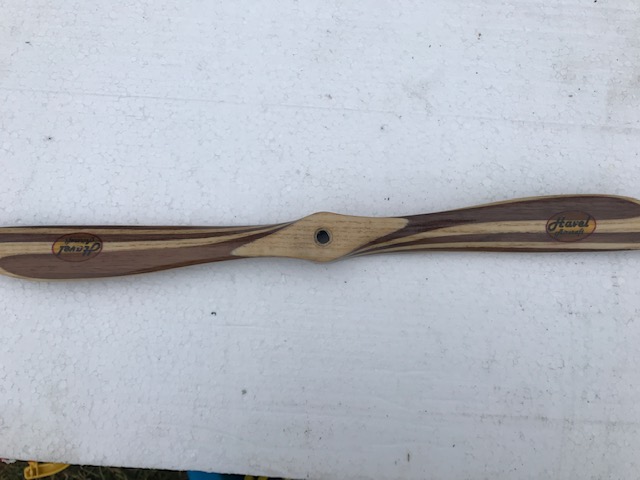 Dřevěná vrtule model